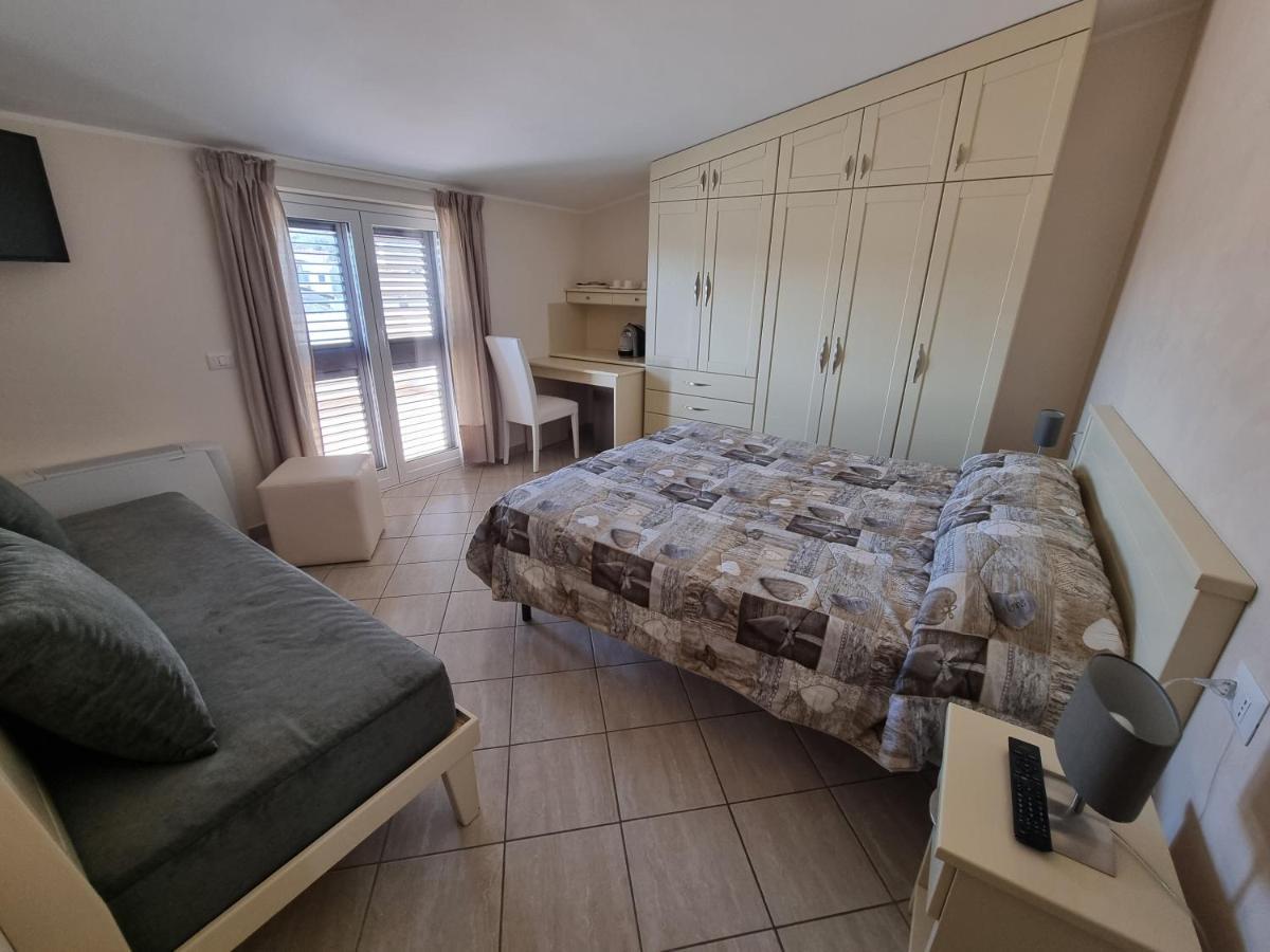 روشيلا لونيكا B&B E Casa Vacanza Al Castello المظهر الخارجي الصورة