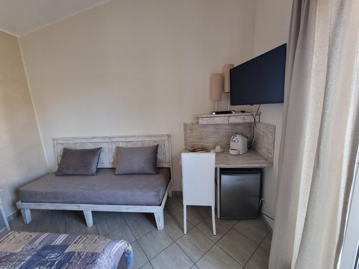 روشيلا لونيكا B&B E Casa Vacanza Al Castello المظهر الخارجي الصورة