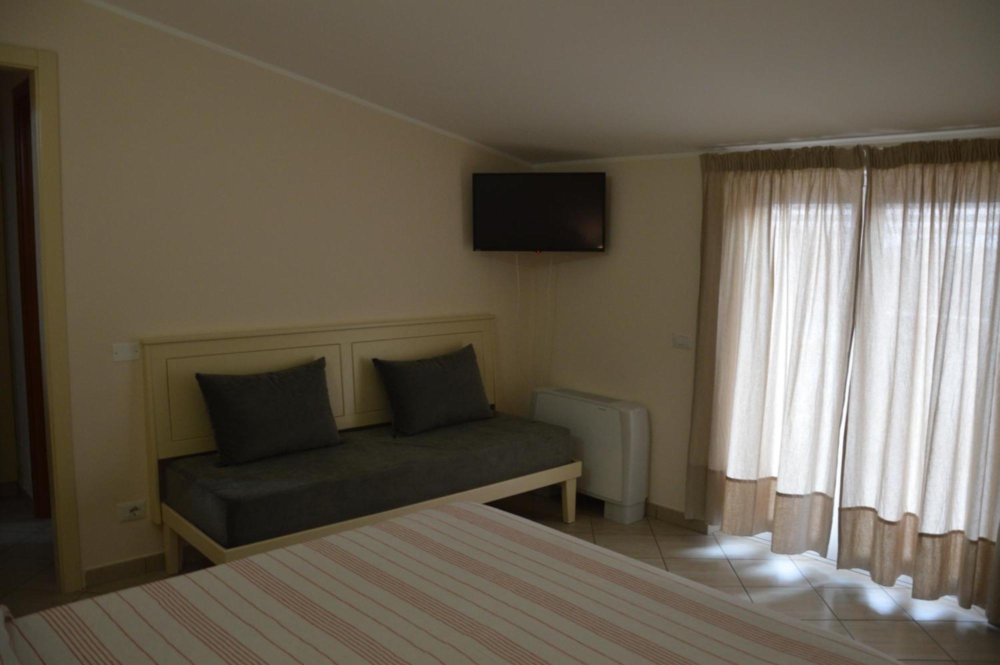 روشيلا لونيكا B&B E Casa Vacanza Al Castello المظهر الخارجي الصورة