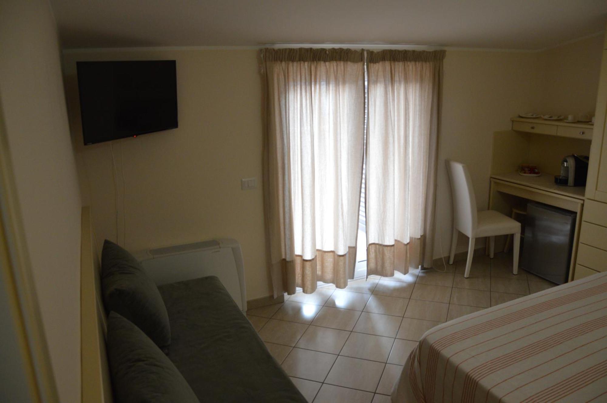 روشيلا لونيكا B&B E Casa Vacanza Al Castello المظهر الخارجي الصورة