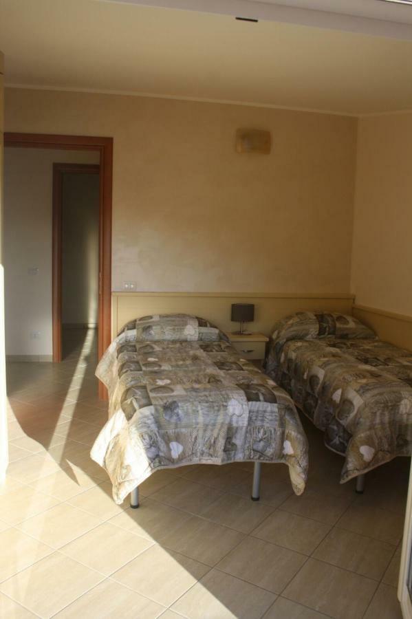 روشيلا لونيكا B&B E Casa Vacanza Al Castello المظهر الخارجي الصورة